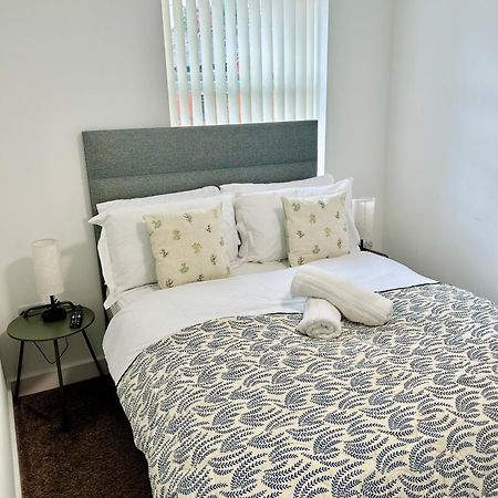 Failsworth Luxury Apartment With Free Parking By Daley Stays Manchester Eksteriør bilde