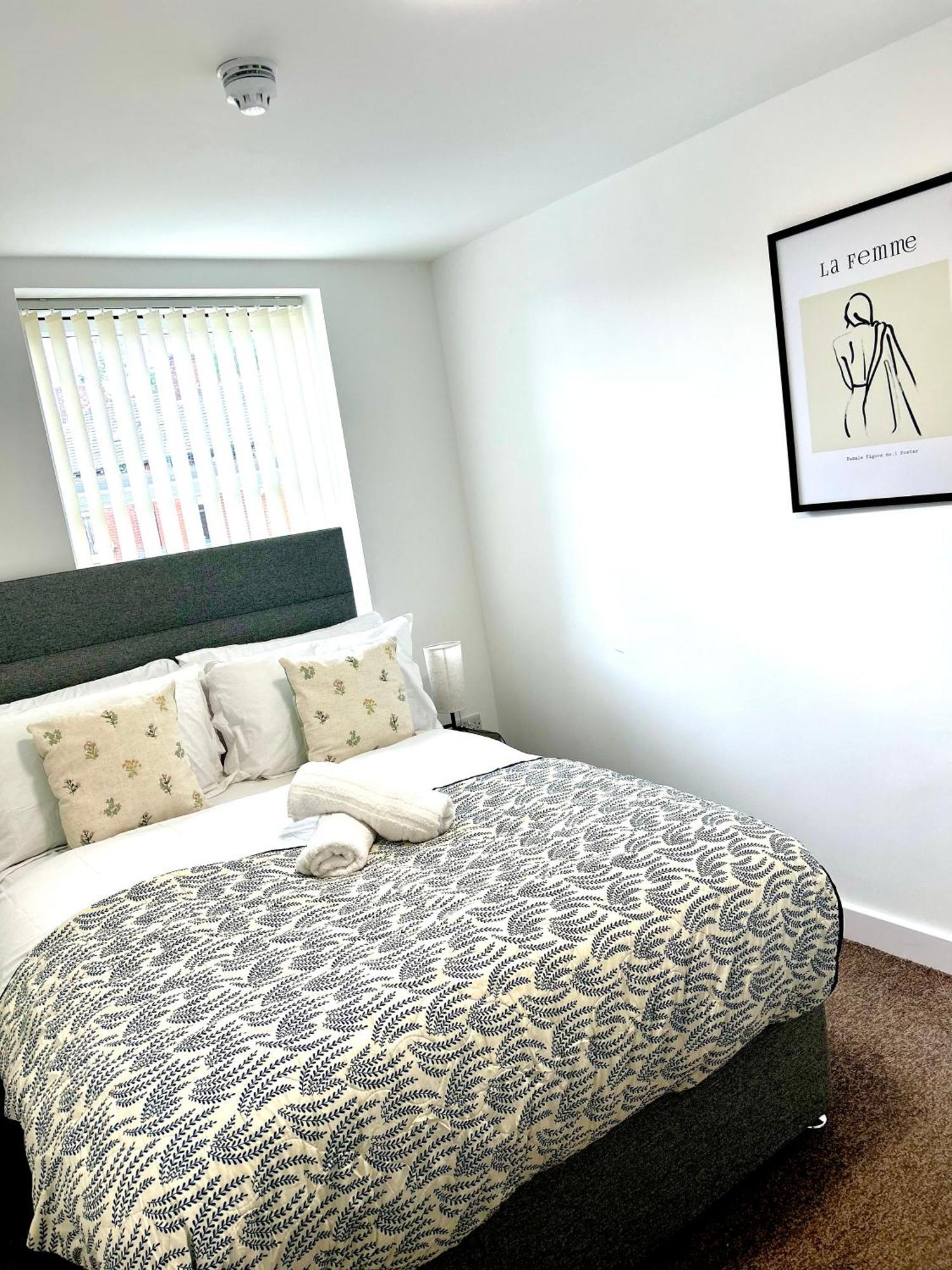 Failsworth Luxury Apartment With Free Parking By Daley Stays Manchester Eksteriør bilde
